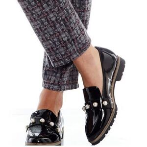 NEW Alex Marie Glossy Black Lug SOLE Loafers with Pearl Detail Size 6 6.5
